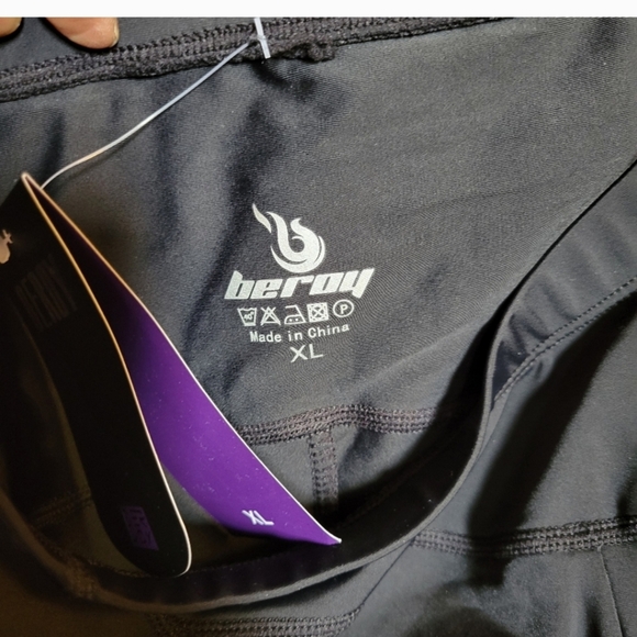 BEROY Women's Cycling Shorts withBack Reflector and Pockets. - Picture 6 of 11